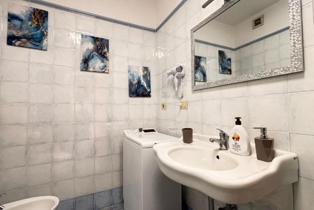Photo of Bathroom in Zona XVIII Capannelle