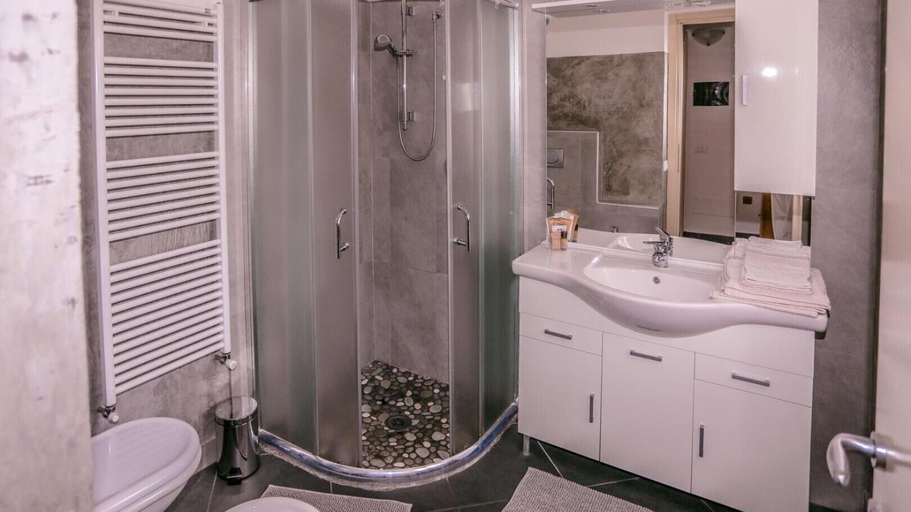 Photo of Bathroom in Angera