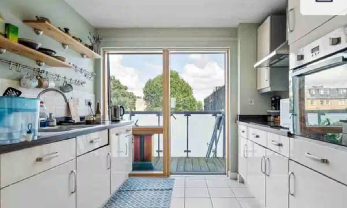 Photo of Kitchen in South Hampstead