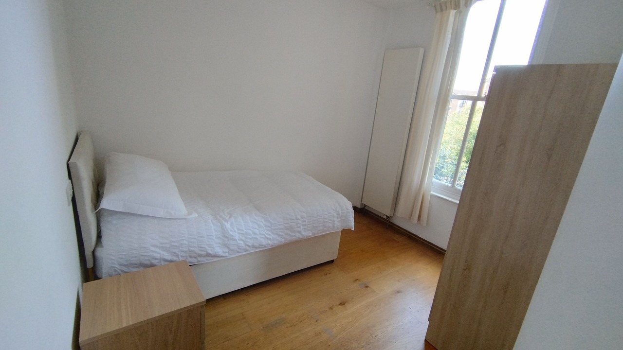 Photo of Bedroom in Reading