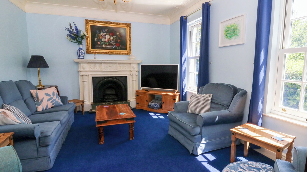 Photo of Livingroom in Margam