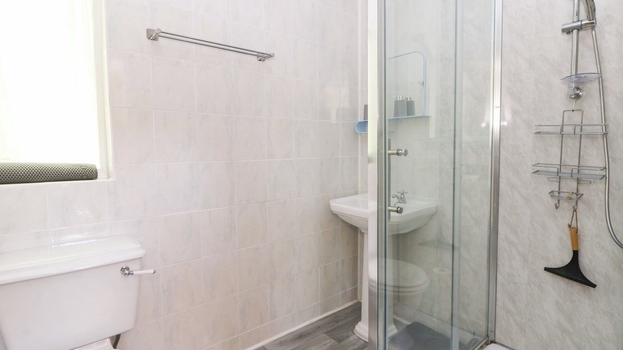 Photo of Bathroom in Margam
