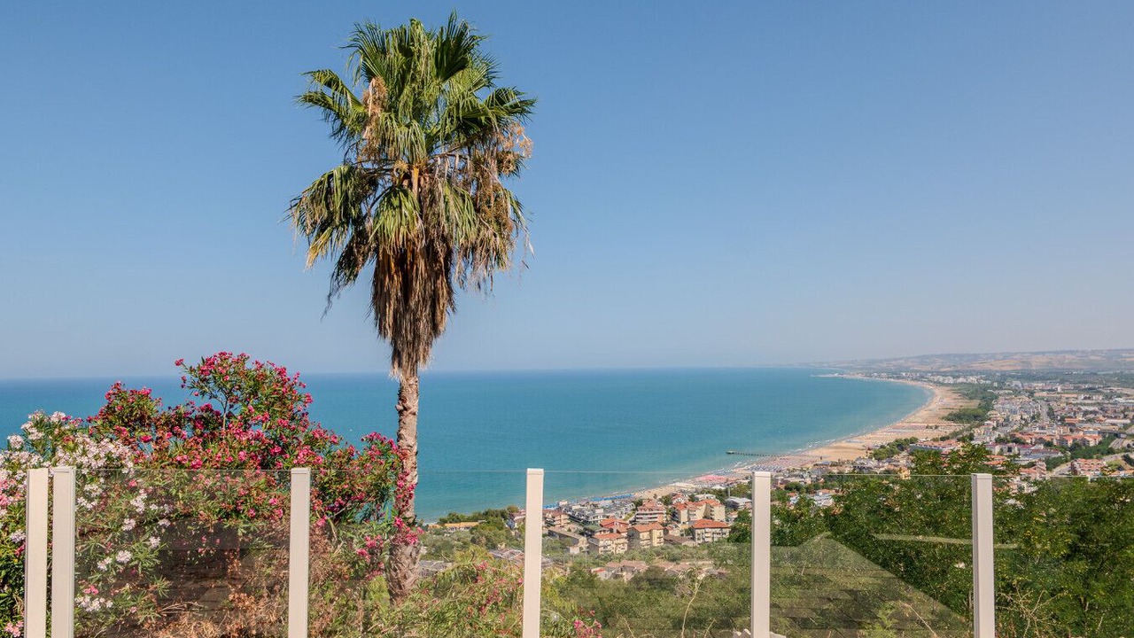 Photo of Others in Vasto
