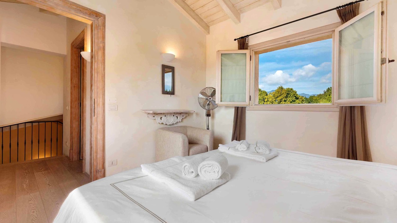 Photo of Bedroom in Puegnago del Garda