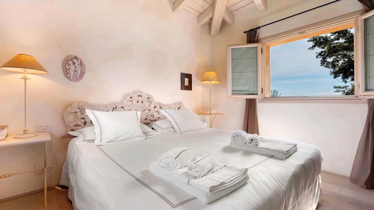 Photo of Bedroom in Puegnago del Garda