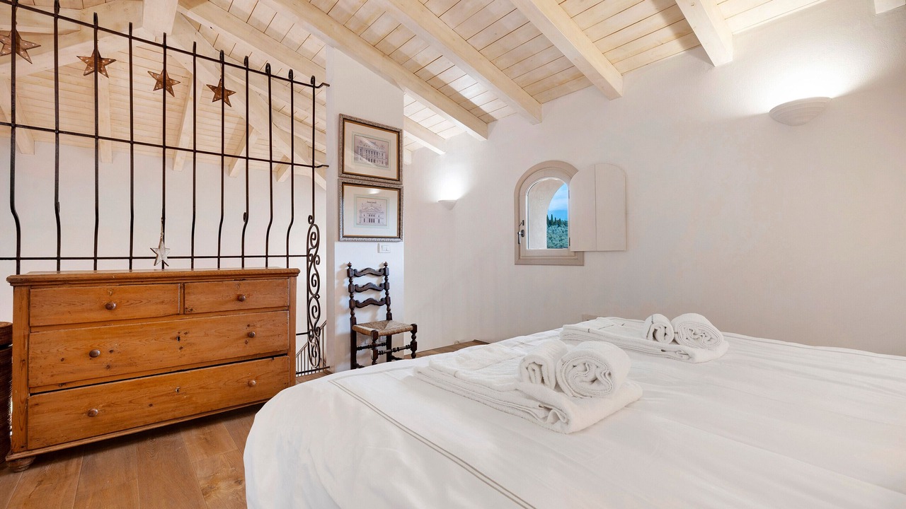 Photo of Bedroom in Puegnago del Garda