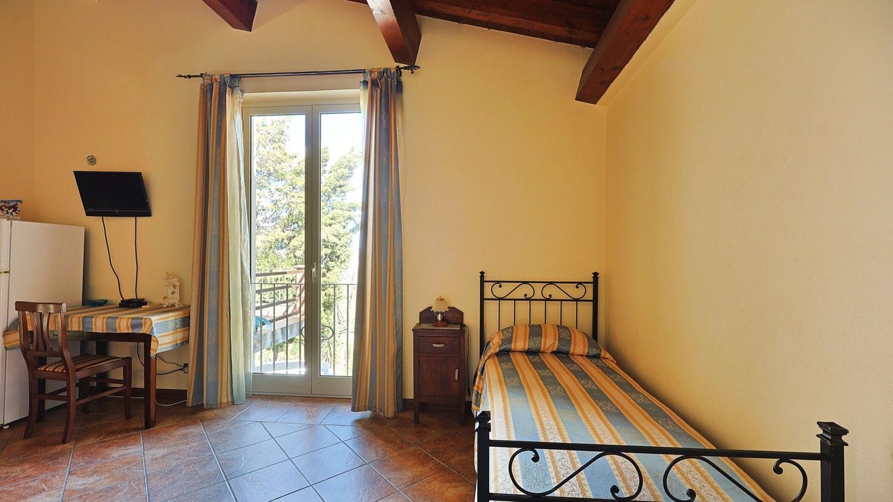 Photo of Bedroom in Patti