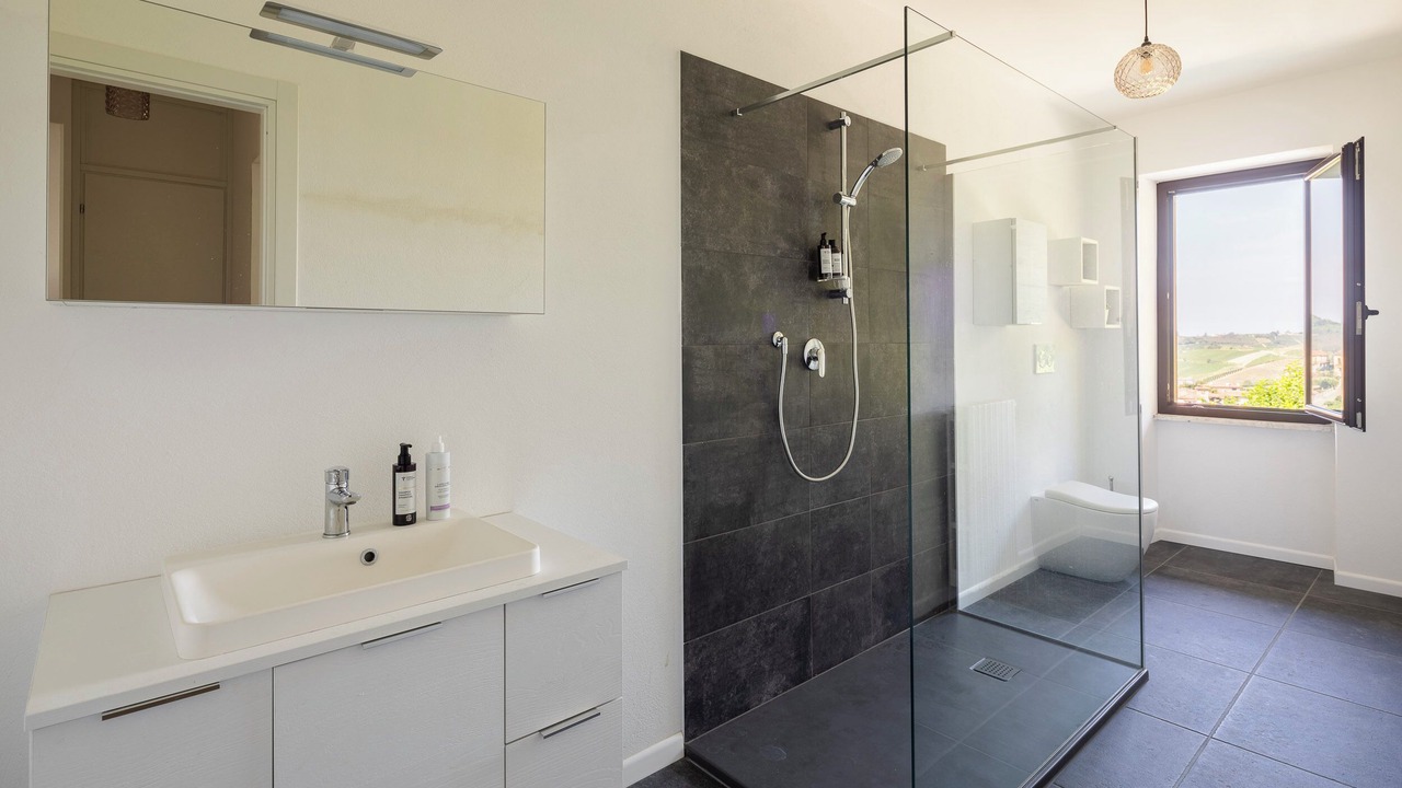 Photo of Bathroom in Santo Stefano Belbo