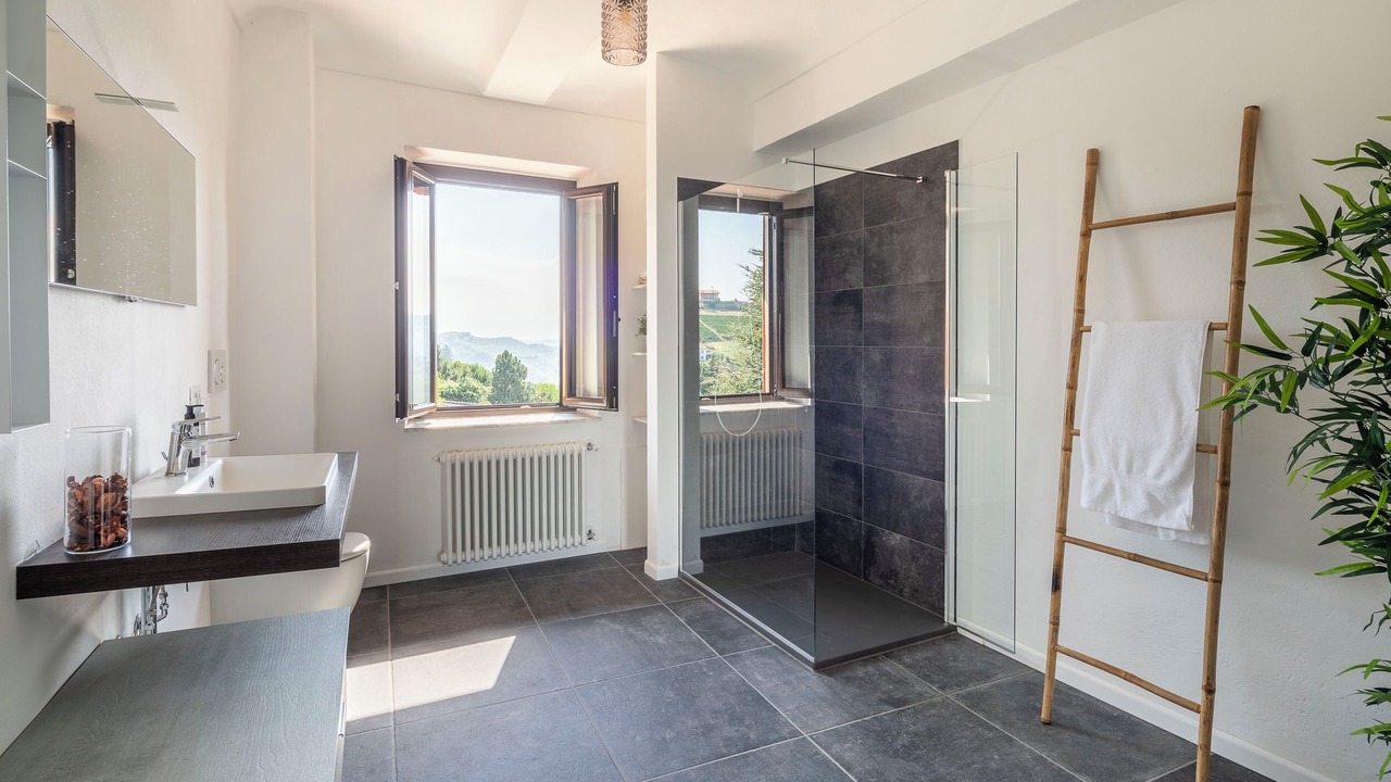 Photo of Bathroom in Santo Stefano Belbo