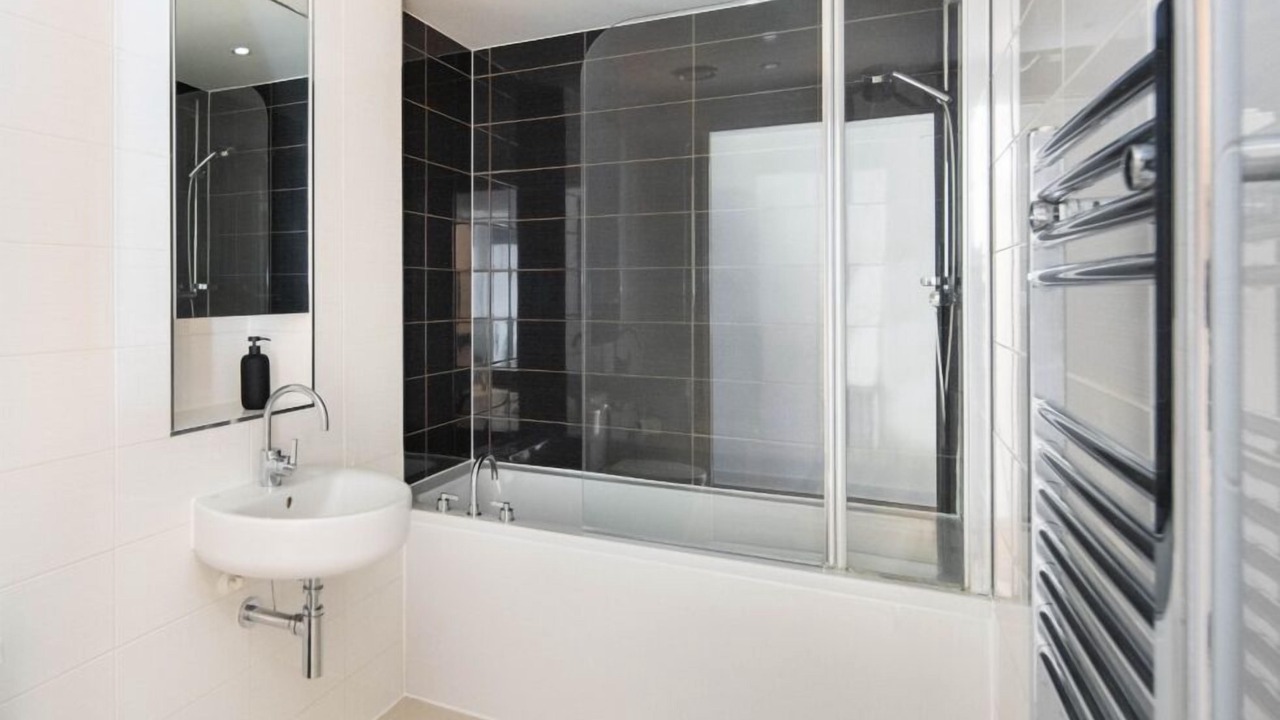 Photo of Bathroom in St Luke's