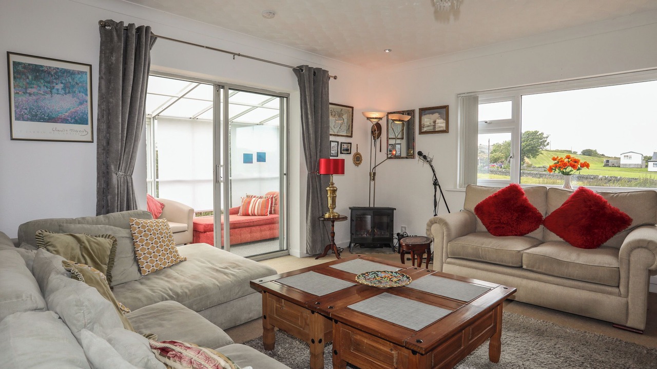 Photo of Livingroom in Caergeiliog