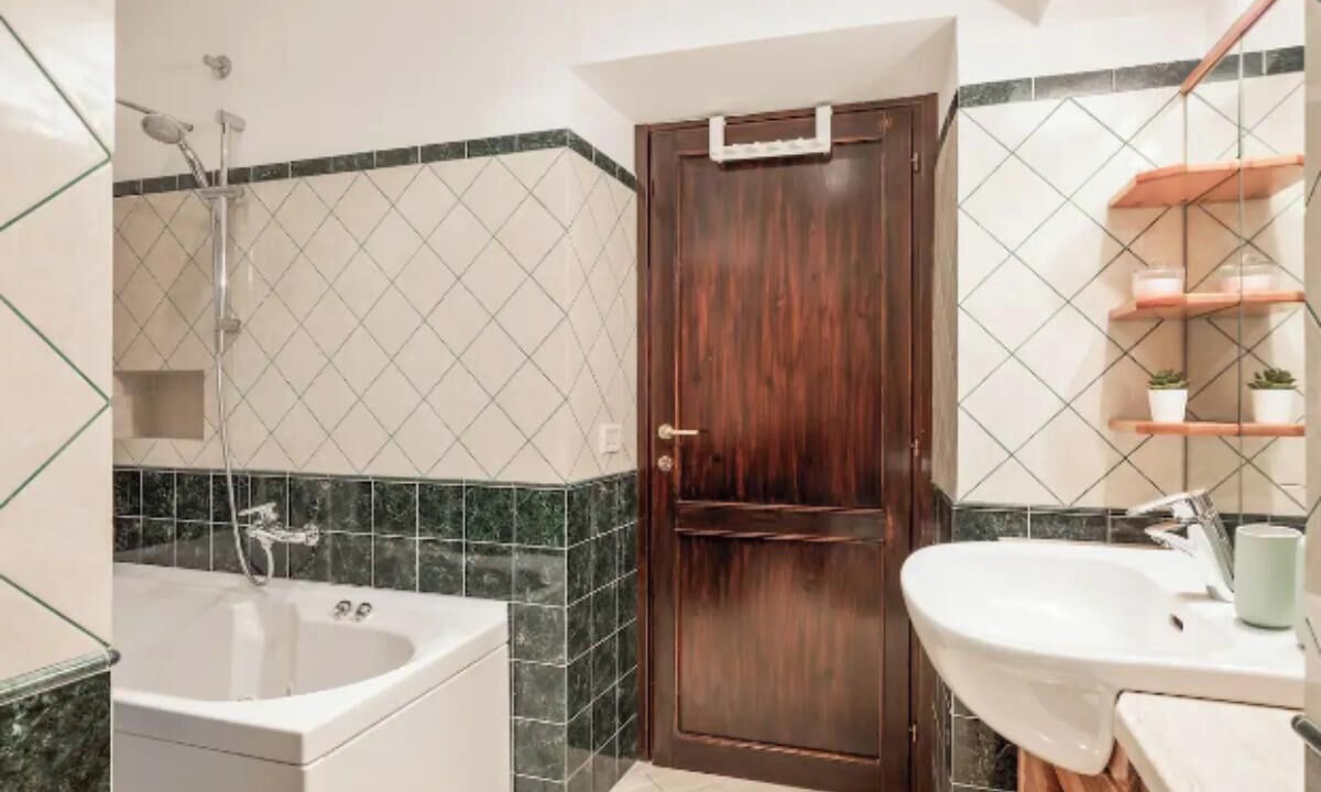 Photo of Bathroom in Rione XVIII Castro Pretorio