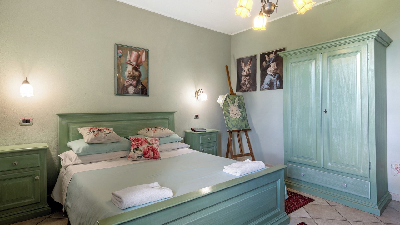 Photo of Bedroom in Mango