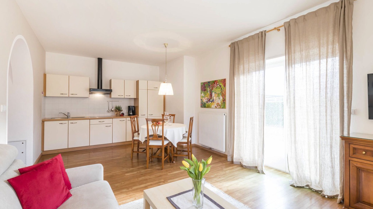 Photo of Livingroom in Postal