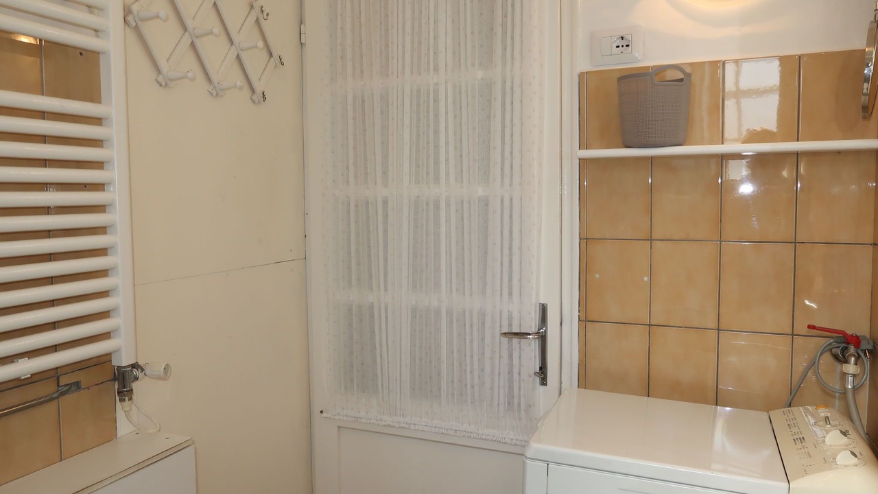 Photo of Bathroom in Poppino