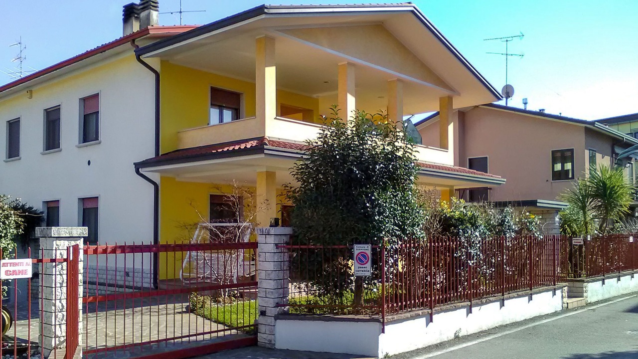 Photo of Others in Lugana