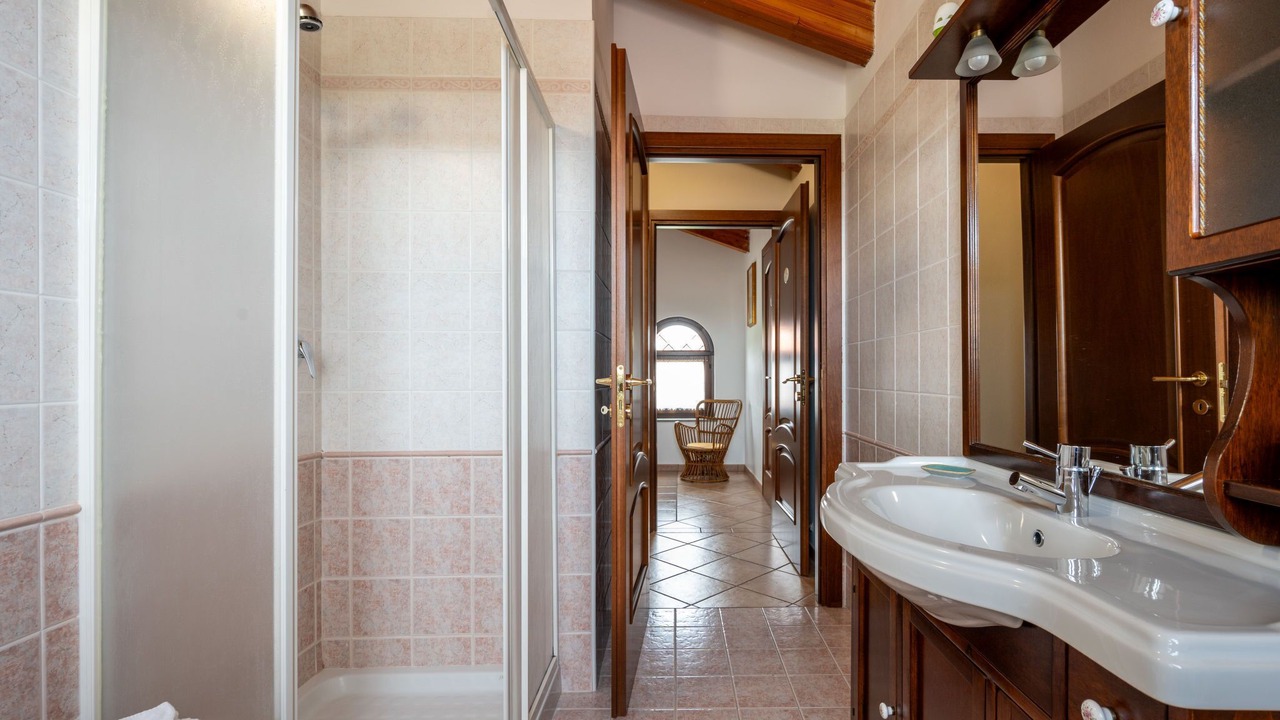 Photo of Bathroom in Barolo