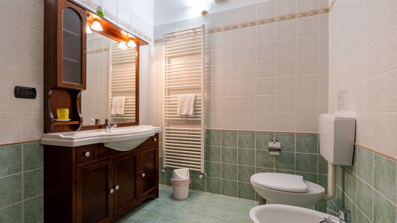 Photo of Bathroom in Barolo