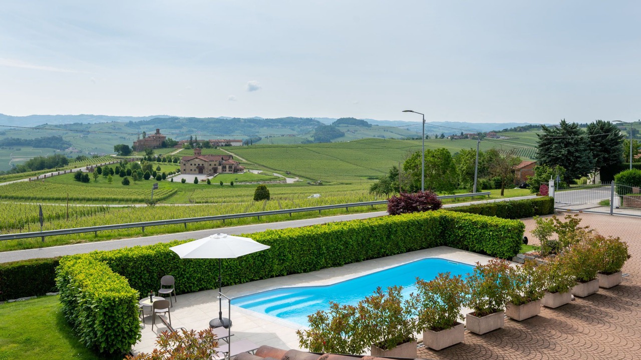 Photo of Others in Barolo