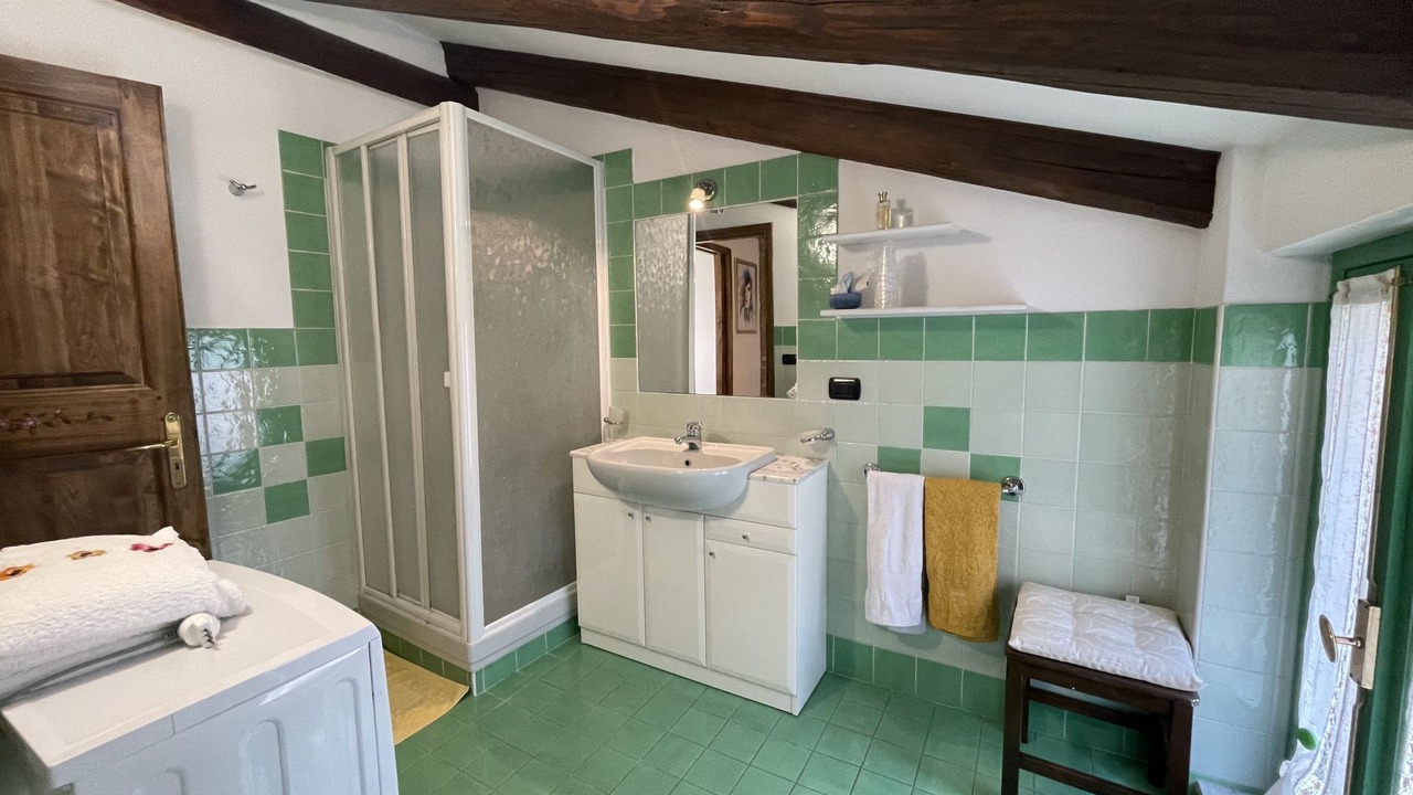 Photo of Bathroom in Montechiaro dʼAsti
