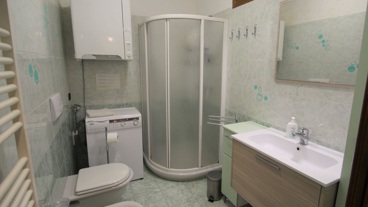 Photo of Bathroom in Intra