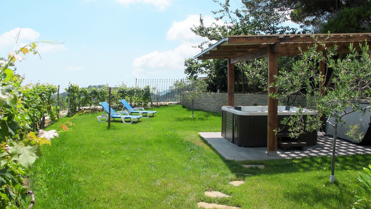 Photo of Outdoor in Valloria