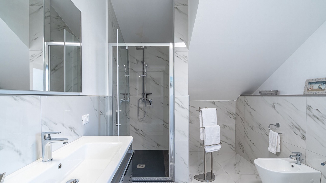 Photo of Bathroom in Tiche
