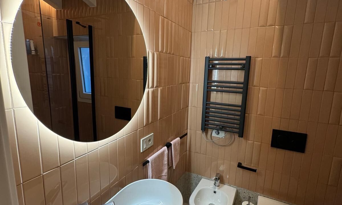 Photo of Bathroom in Sale Marasino