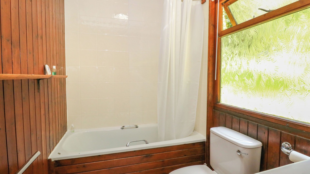 Photo of Bathroom in Lamlash