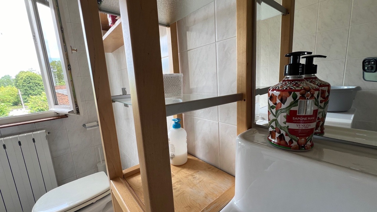 Photo of Bathroom in Crema