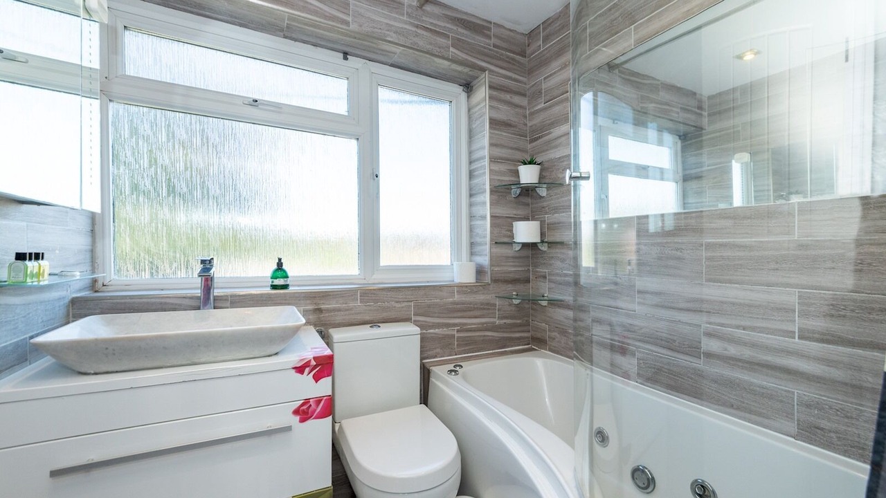 Photo of Bathroom in Reading