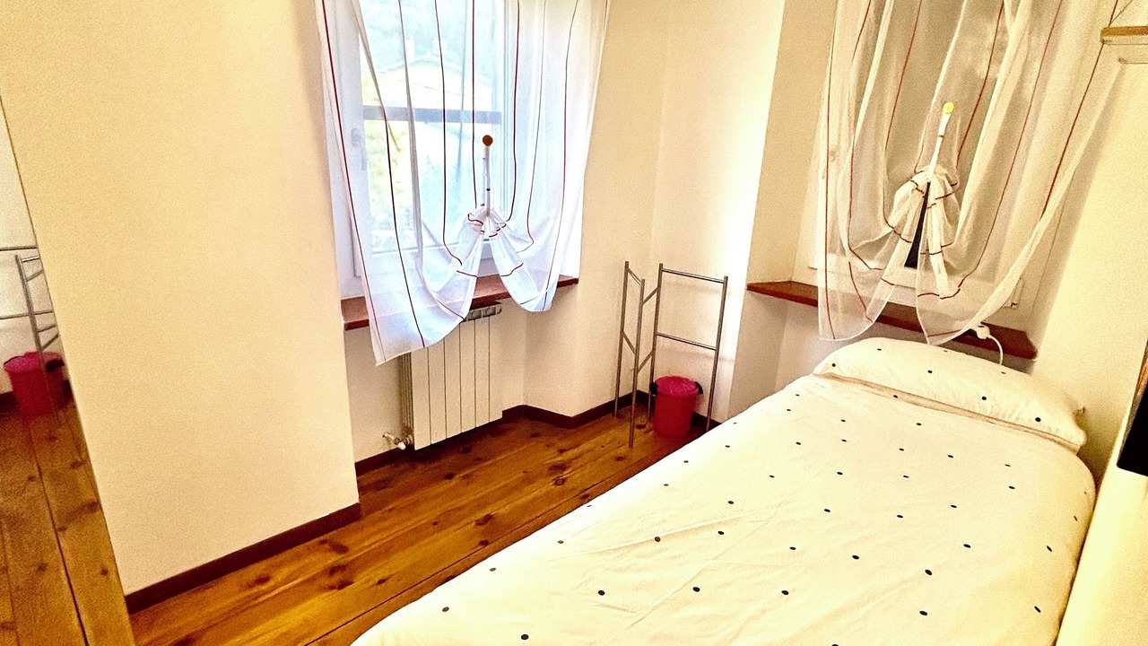 Photo of Bedroom in Vezzano Ligure