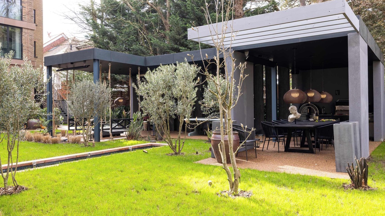 Photo of Outdoor in Brondesbury Park