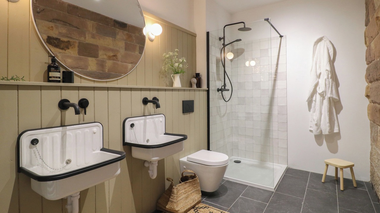 Photo of Bathroom in Crich