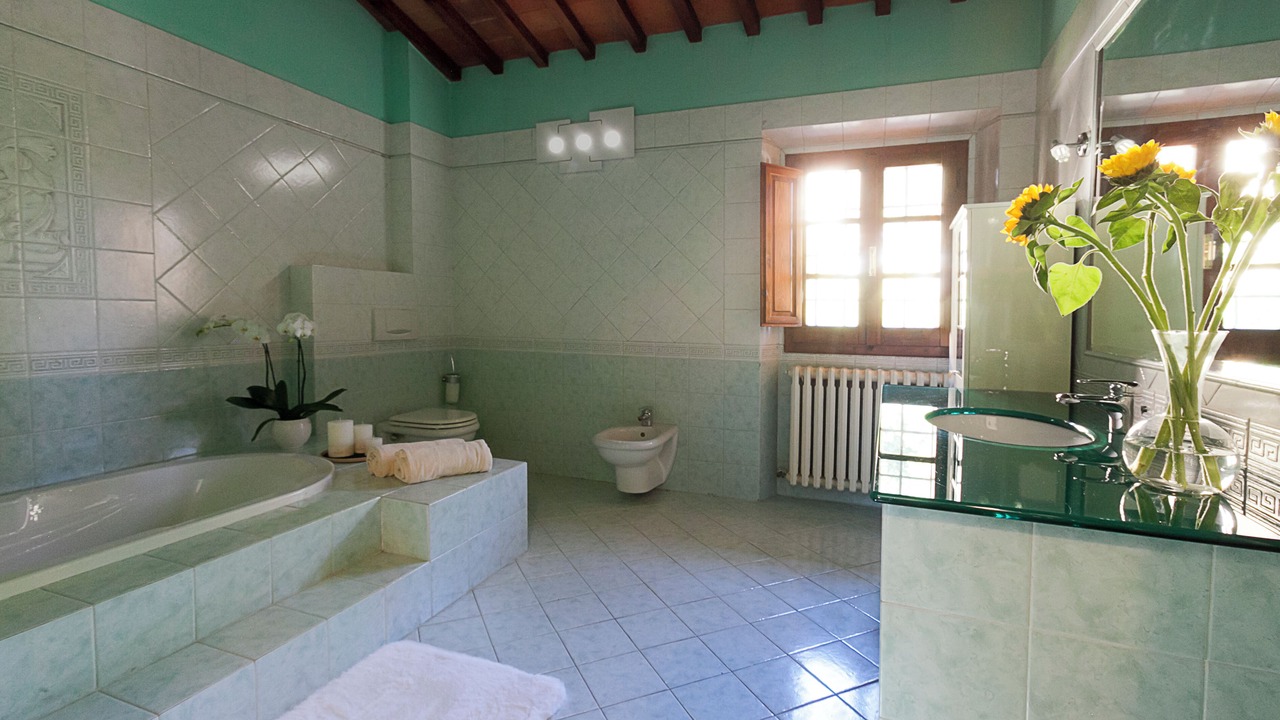 Photo of Bathroom in Neri
