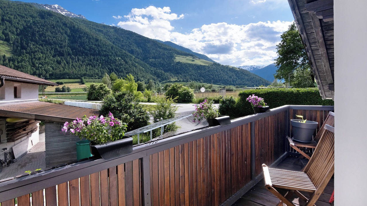 Photo of Outdoor in Laas
