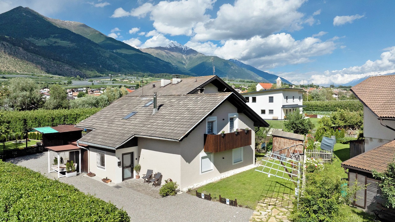 Photo of Outdoor in Laas