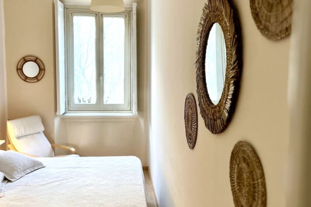 Photo of Bedroom in Magenta