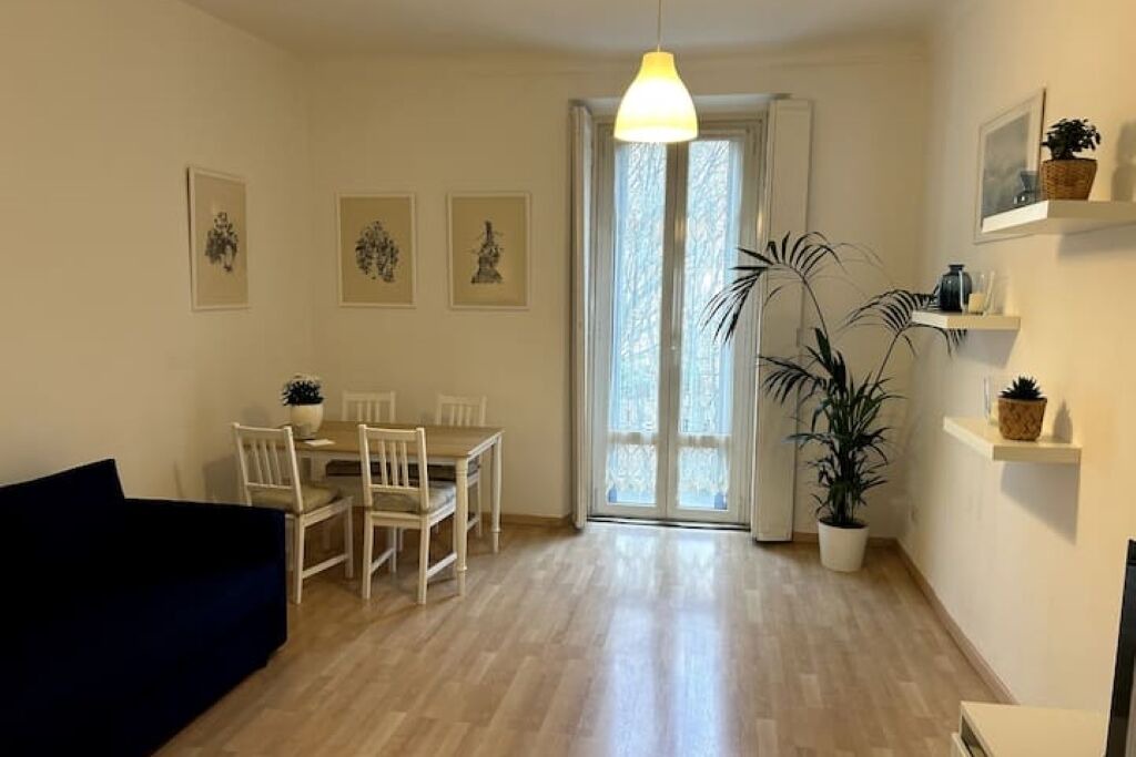 Photo of Livingroom in Magenta