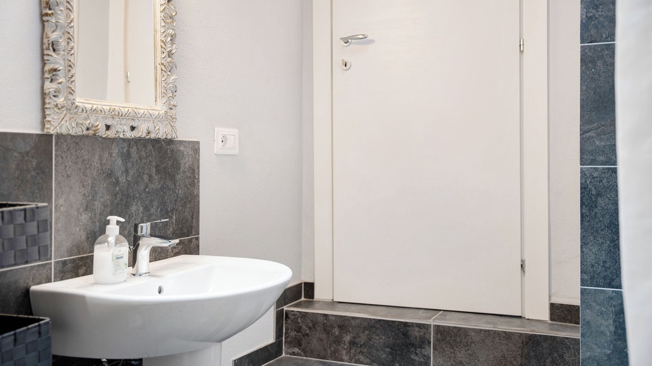 Photo of Bathroom in Piazza