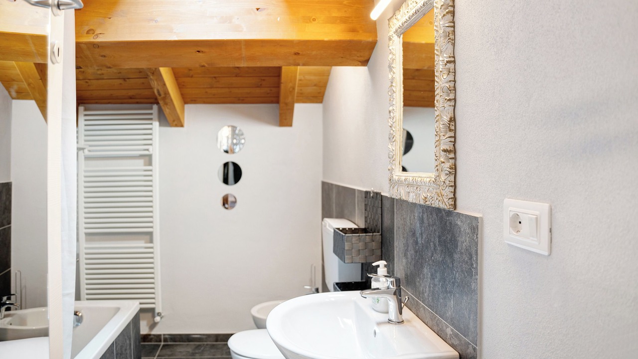 Photo of Bathroom in Piazza