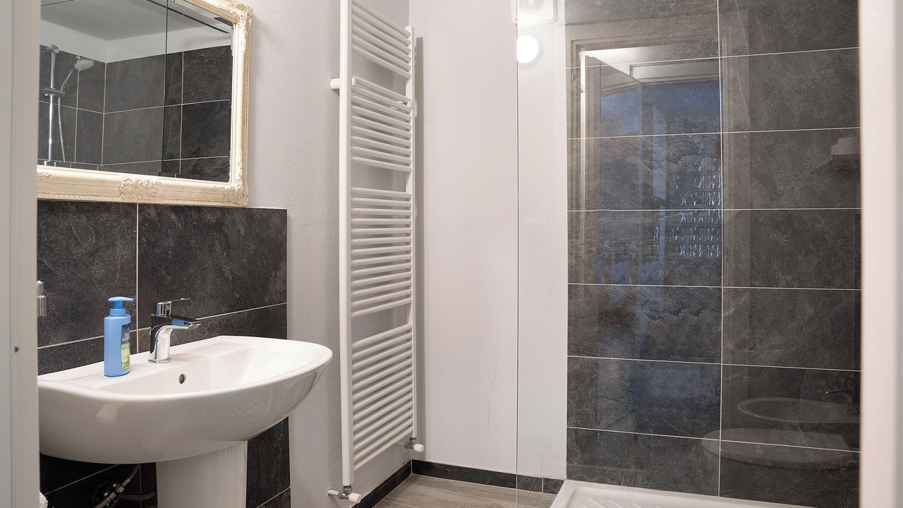 Photo of Bathroom in Piazza