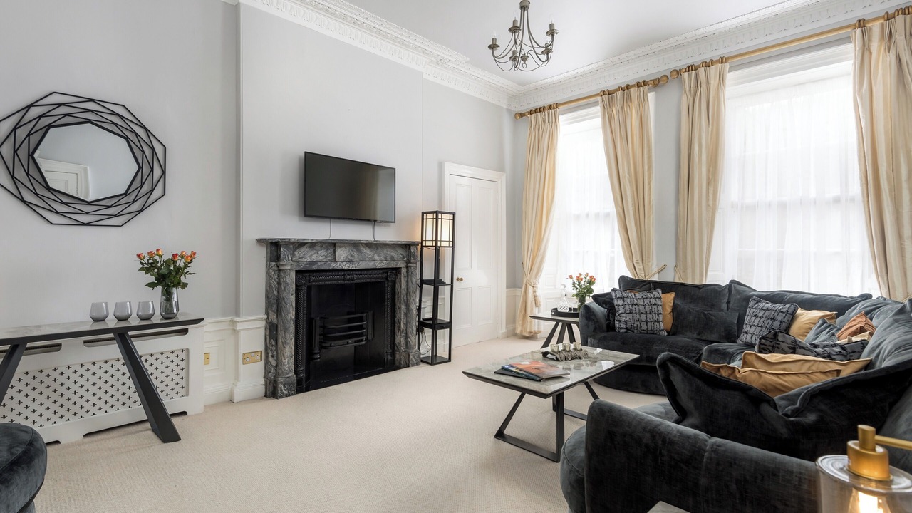 Photo of Livingroom in Newington