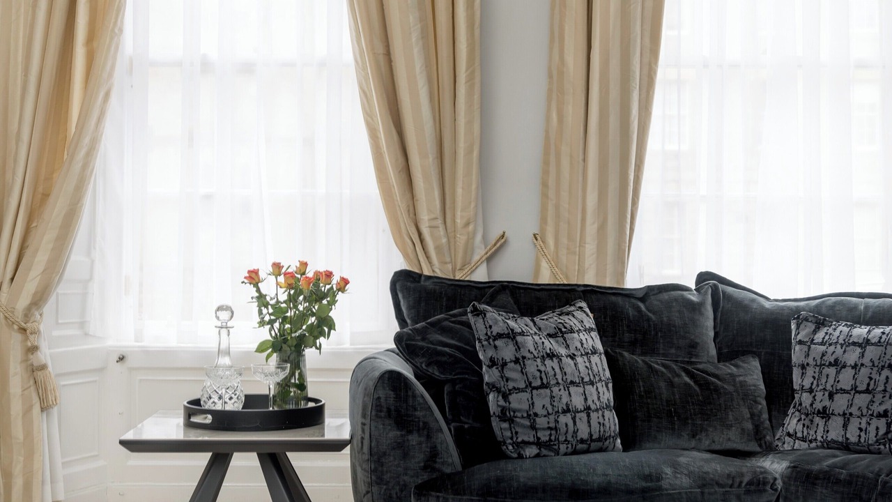 Photo of Livingroom in Newington