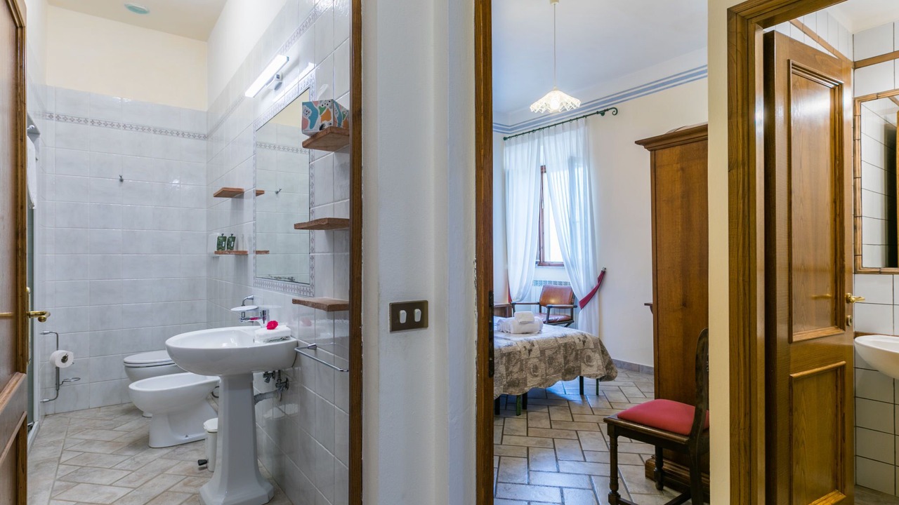 Photo of Bathroom in Iano