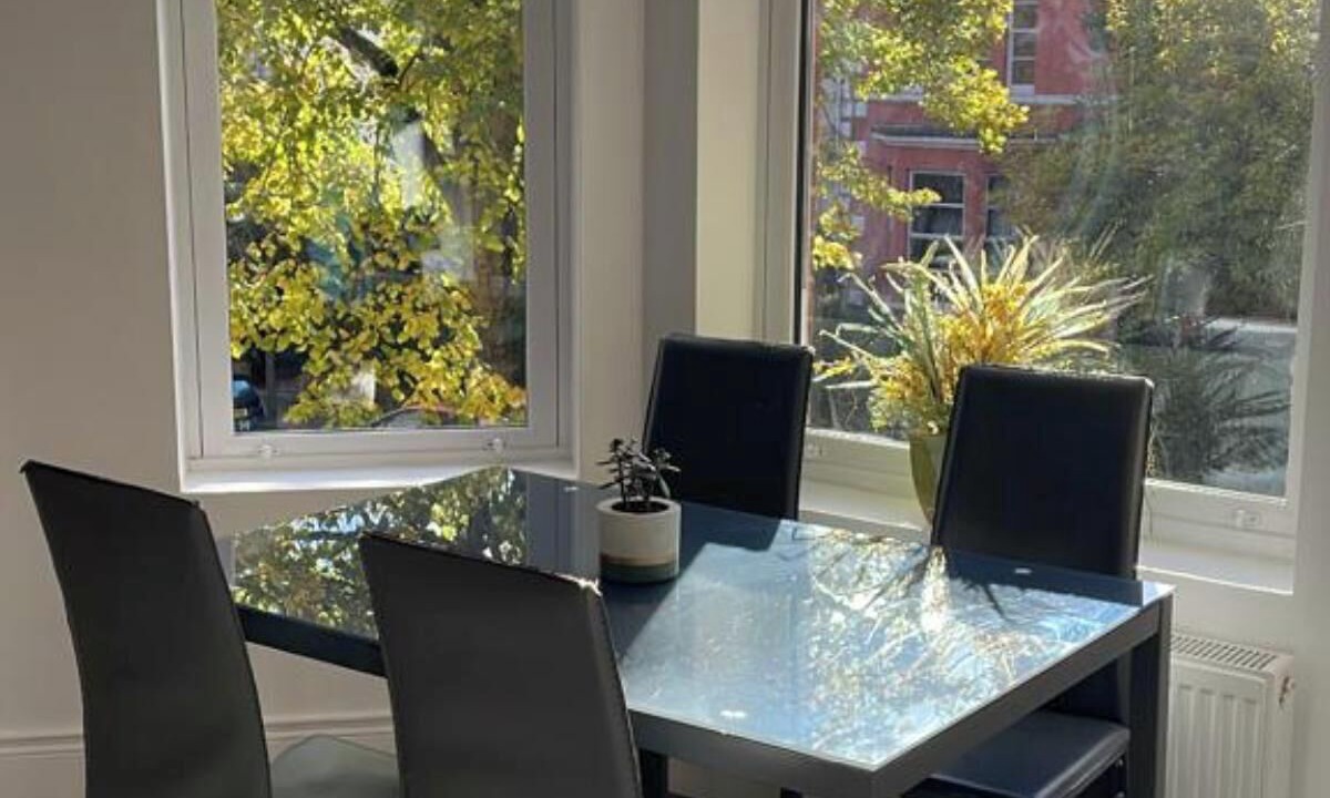 Photo of Livingroom in Queens Quarter