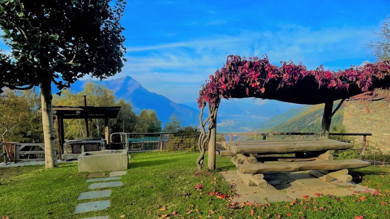 Photo of Outdoor in Mello