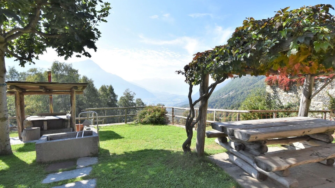 Photo of Outdoor in Mello