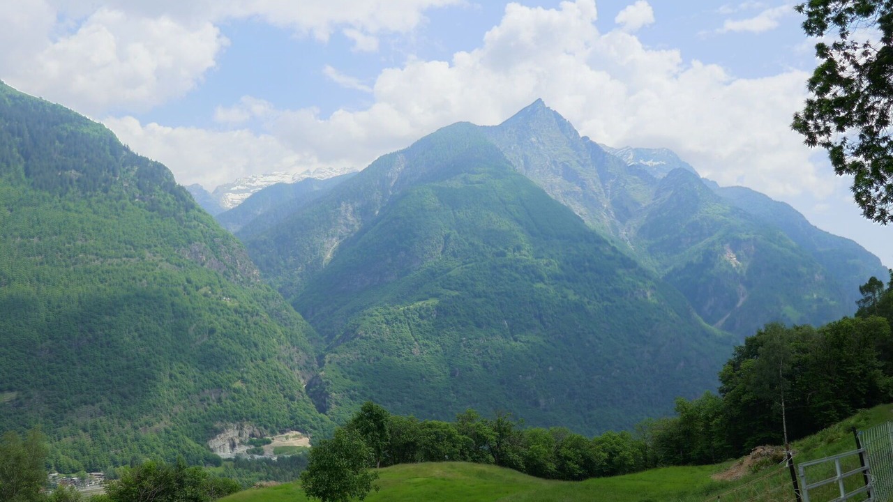 Photo of Others in Semione