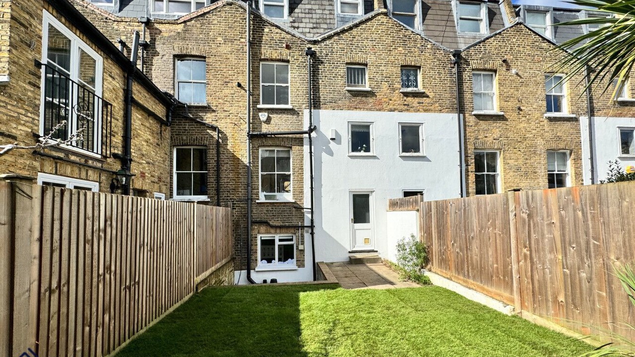 Photo of Outdoor in Kennington